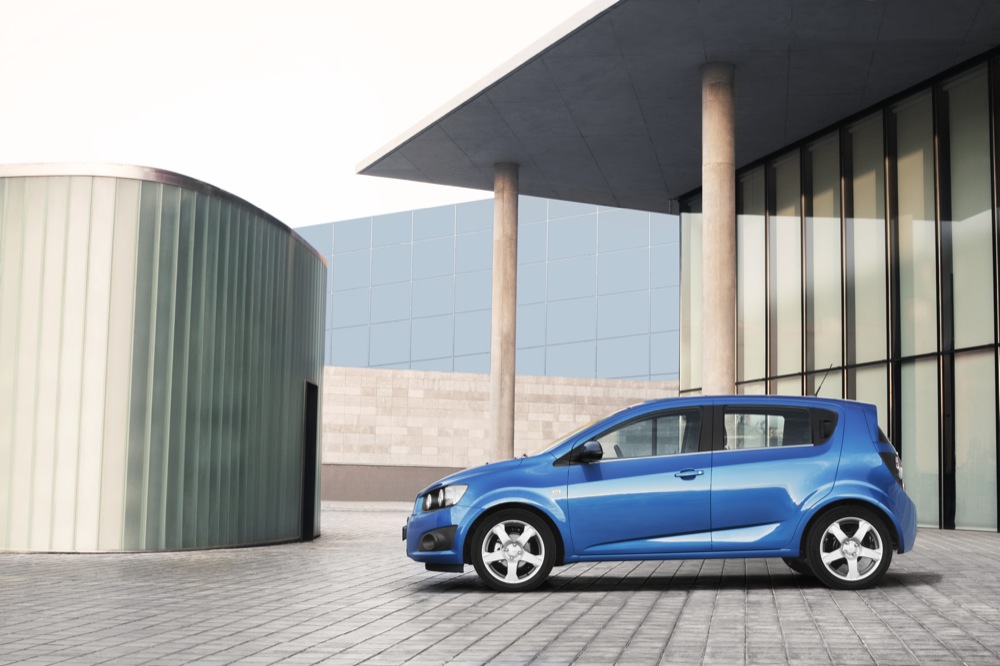 2012-chevrolet-aveo-hatchback-18.jpg