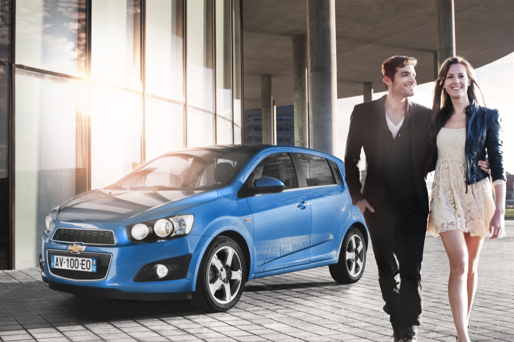 2012-chevrolet-aveo-hatchback-19.jpg